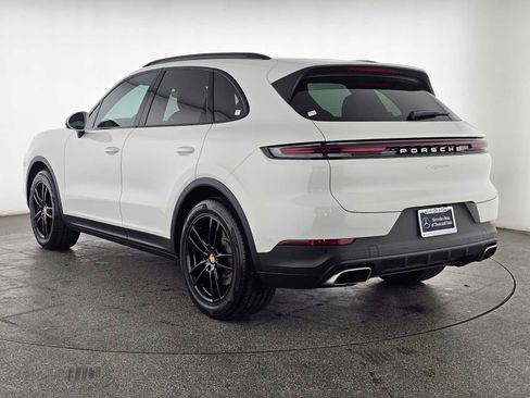 Used 2025 Porsche Cayenne image 5