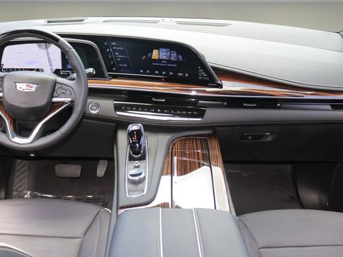 Certified 2023 Cadillac Escalade Premium Luxury w/ LPO, Radiant Package AWD/4WD image 13