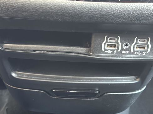 Used 2023 Chrysler Pacifica Touring-L w/ S Appearance Package AWD/4WD image 25