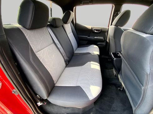 Used 2023 Toyota Tacoma TRD Off-Road w/ Technology Package AWD/4WD image 19
