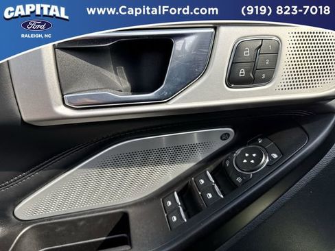 Certified 2020 Ford Explorer Platinum w/ Premium Technology Package AWD/4WD image 21