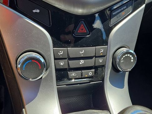 Used 2015 Chevrolet Cruze LT w/ Technology Package FWD image 13