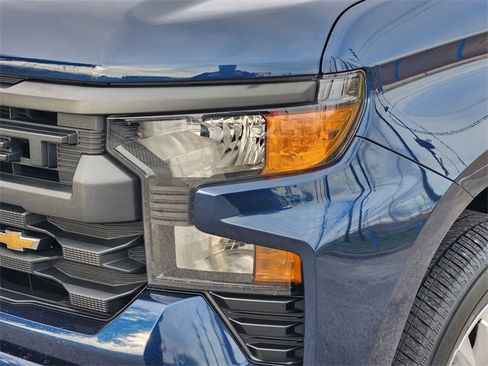 Used 2023 Chevrolet Silverado 1500 Custom image 9
