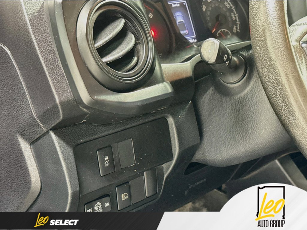 Used 2021 Toyota Tacoma SR AWD/4WD image 13