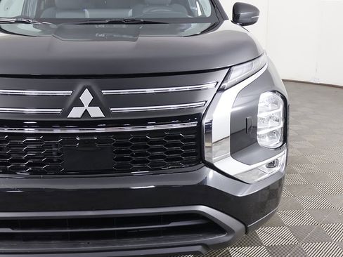 New 2026 Mitsubishi Outlander ES image 15