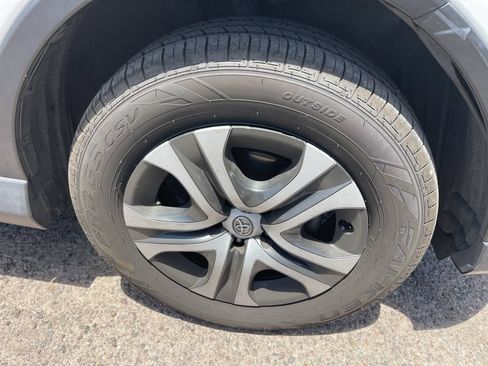 Used 2018 Toyota RAV4 LE w/ Carpet Mat Package FWD image 4