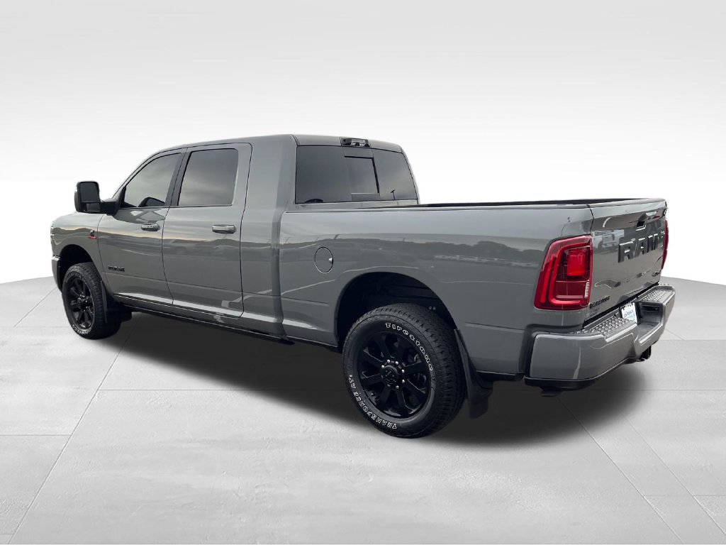 Used 2026 RAM 2500 Laramie AWD/4WD image 3