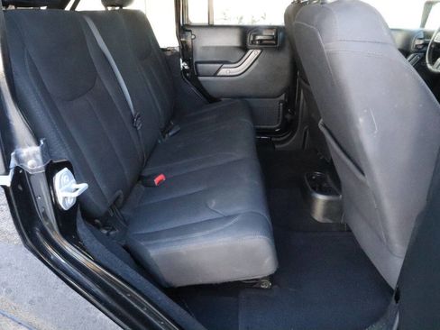 Used 2018 Jeep Wrangler Unlimited Sport S image 13