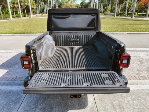 Used 2020 Jeep Gladiator Rubicon AWD/4WD image 50