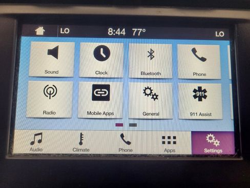 Used 2018 Ford Fusion SE w/ Fusion SE Technology Package FWD image 25