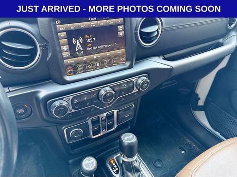 Used 2022 Jeep Wrangler Unlimited Sahara w/ Cold Weather Group image 14