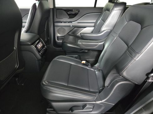 New 2026 Lincoln Aviator AWD image 13