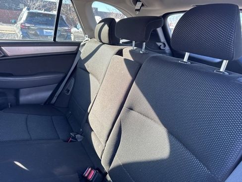 Used 2019 Subaru Outback 2.5i Premium image 17