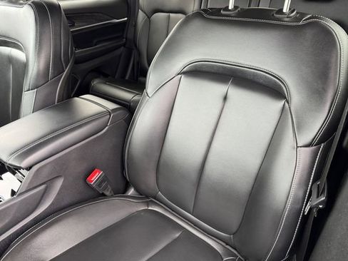 Certified 2023 Jeep Grand Cherokee Limited w/ Black Appearance Package image 22