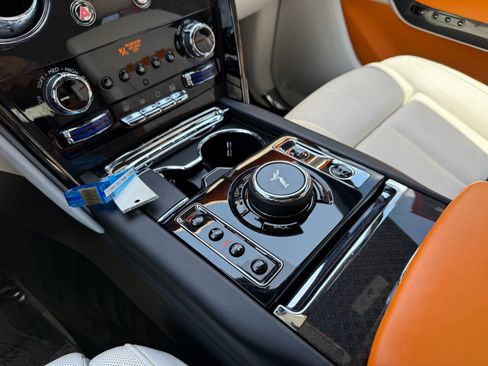 Used 2022 Rolls-Royce Cullinan Black Badge AWD/4WD image 20