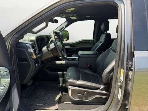 Used 2023 Ford F250 Platinum AWD/4WD image 9