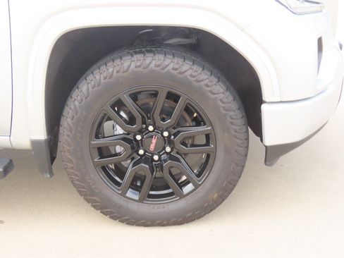 Used 2020 GMC Sierra 1500 Elevation w/ Elevation Value Package RWD image 9