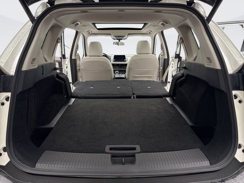 Used 2023 Nissan Rogue SV w/ SV Premium Package image 22