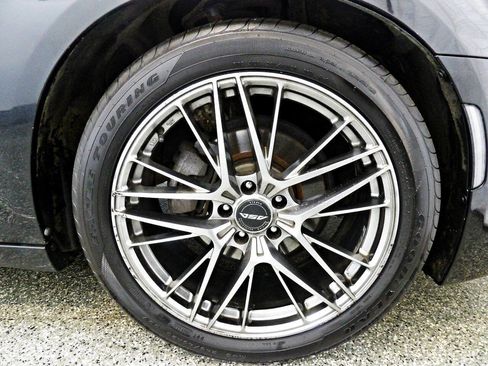 Used 2015 Chrysler 300 S w/ 300S Premium Group image 20