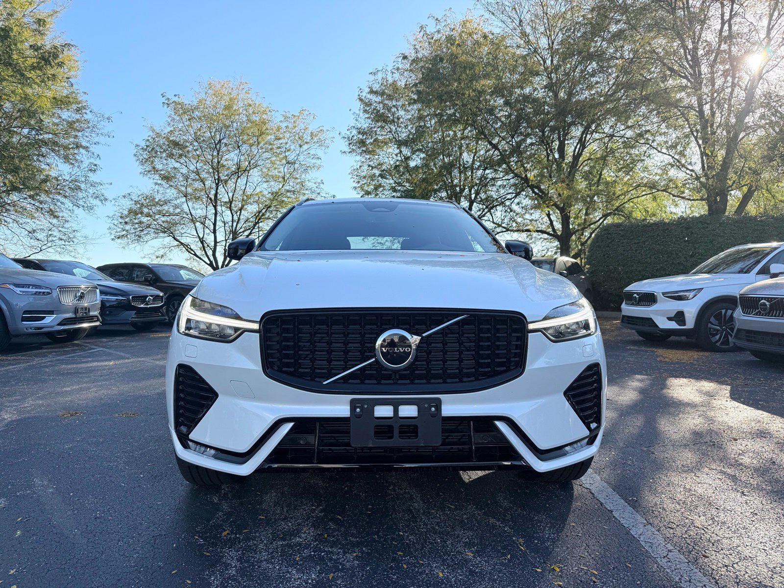 Used 2025 Volvo XC60 B5 Core w/ Protection Package Premier AWD/4WD image 1