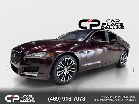 Used 2017 Jaguar XF Prestige AWD/4WD image 4