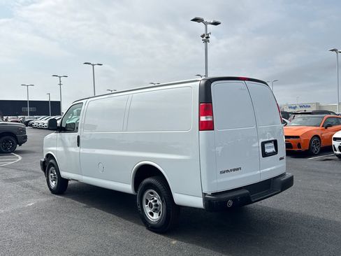 Used 2020 GMC Savana 2500 w/ Driver Convenience Package RWD image 5