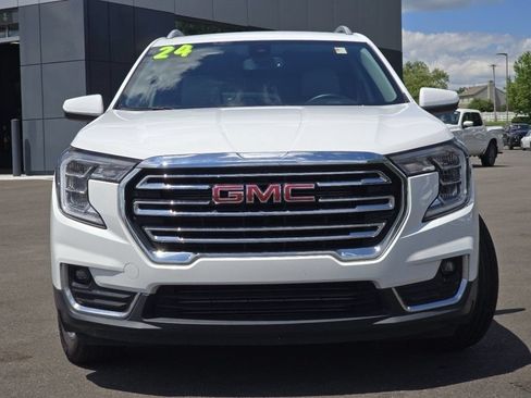 Used 2024 GMC Terrain SLT FWD image 11