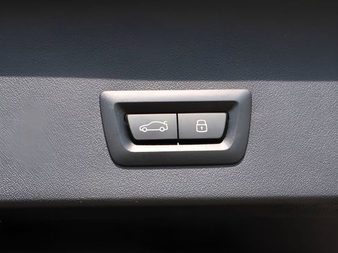 Used 2025 BMW X3 xDrive30i AWD/4WD image 18
