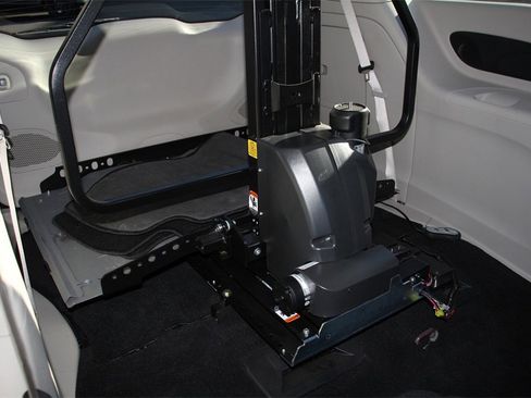 Used 2022 Chrysler Pacifica Limited image 23