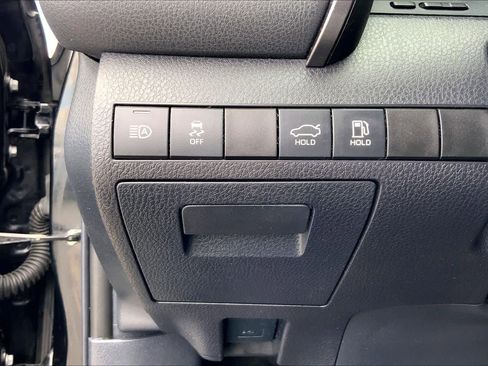 Used 2019 Toyota Camry SE w/ Convenience Package image 33