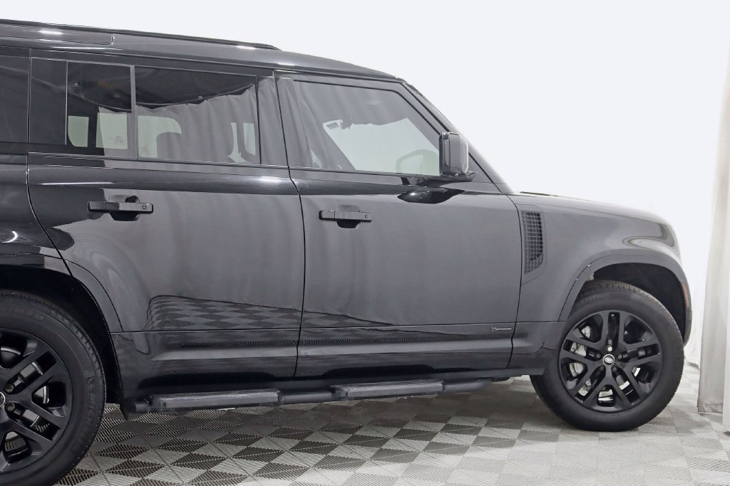 Used 2021 Land Rover Defender 110 X-Dynamic HSE AWD/4WD image 10
