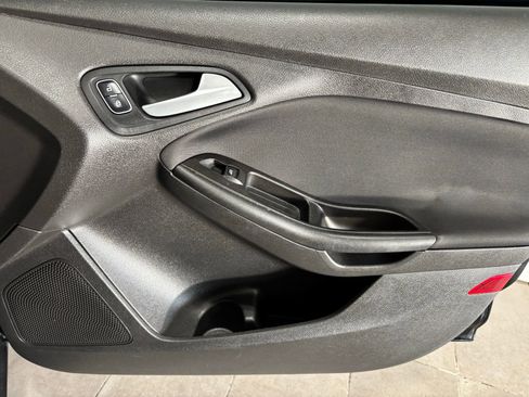 Used 2018 Ford Focus SE image 16