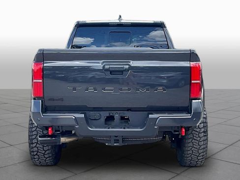 Used 2025 Toyota Tacoma TRD Off-Road w/ TRD Off Road Upgrade Package AWD/4WD image 5