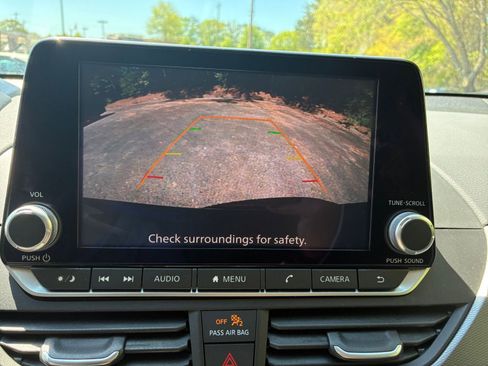 Used 2025 Nissan Altima 2.5 SR image 25