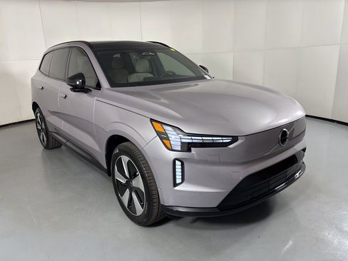New 2026 Volvo EX90 Plus RWD image 2