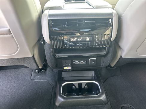 New 2026 Jeep Grand Wagoneer Limited AWD/4WD image 44