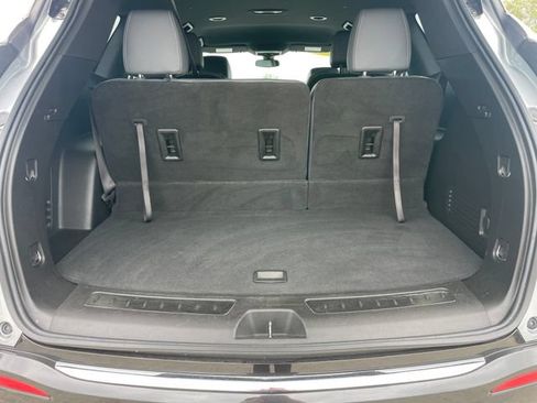 Used 2023 Buick Enclave Essence AWD/4WD image 32