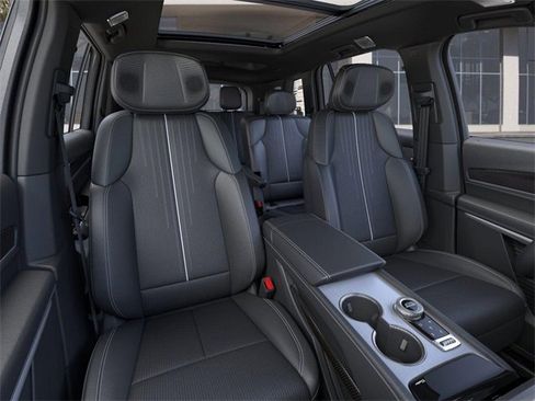 New 2026 Cadillac Vistiq Luxury image 16