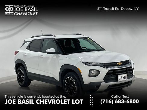 Used 2023 Chevrolet TrailBlazer LT AWD/4WD image 1