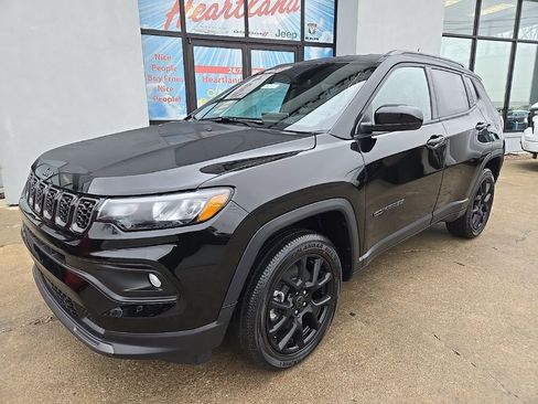New 2026 Jeep Compass Latitude image 2