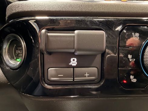 Used 2022 Chevrolet Silverado 1500 High Country w/ Z71 Off-Road Package image 36