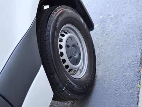 Used 2024 Mercedes-Benz Sprinter 144 Cargo image 44