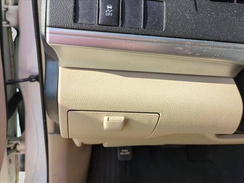Used 2012 Toyota Camry LE FWD image 13