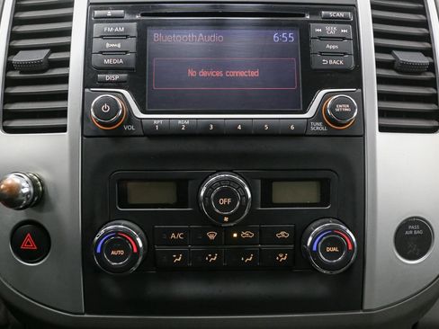 Used 2015 Nissan Frontier SV w/ SV Value Truck Package AWD/4WD image 24