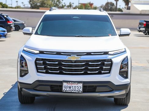 Used 2025 Chevrolet Equinox LT w/ Convenience Package II FWD image 2