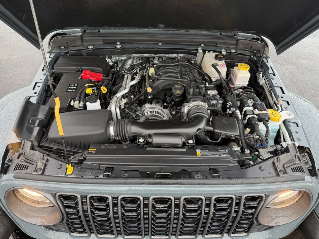 Used 2025 Jeep Gladiator Sport AWD/4WD image 39