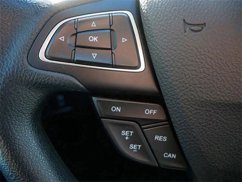 Used 2017 Ford Focus SE image 26