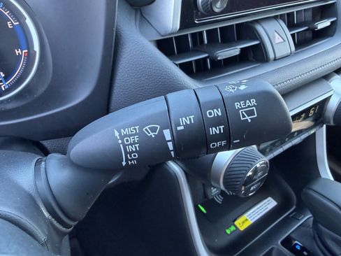 Used 2025 Toyota RAV4 XLE w/ Convenience Package AWD/4WD image 31