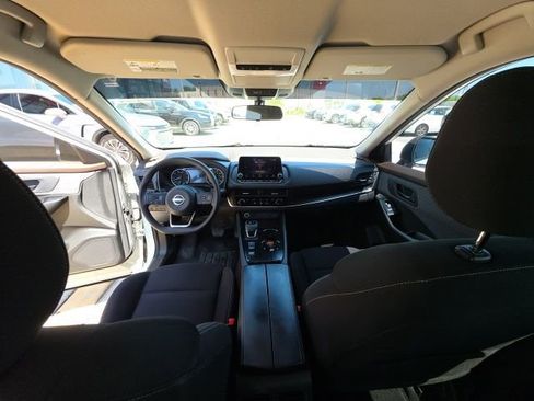 Used 2023 Nissan Rogue S image 25