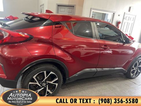 Used 2019 Toyota C-HR XLE FWD image 6